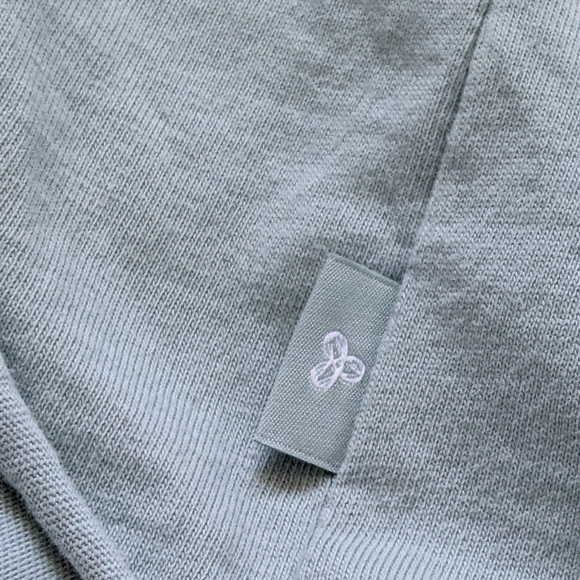 Aritzia TNA Agden Cropped Long Sleeve Tee - Picture 8 of 11